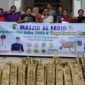 Jamaah Masjid Al Farid Pemkot Palangka Raya, persiapkan daging kurban dalam Kusak Purun (Foto: Istimewa)
